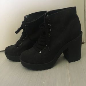 Divided brand Chunky heel lace up boots